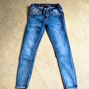Rock Revival “Yadra” ankle jeans